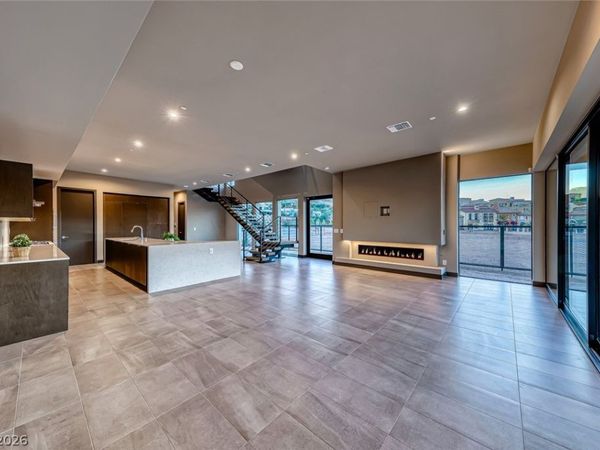 26 Lakefront Drive , Henderson, NV 89011