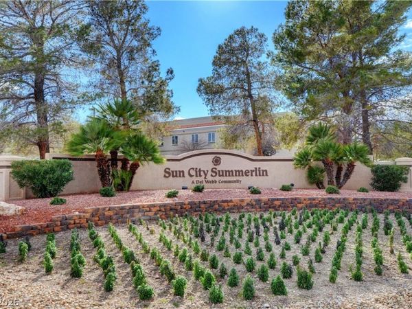 2924 Crown Ridge Drive , Las Vegas, NV 89134