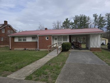 1533 S Howard Ave , Covington, VA 24426