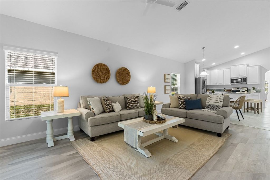 535 Valencia Circle Sw, Vero Beach, FL 32968 Photo