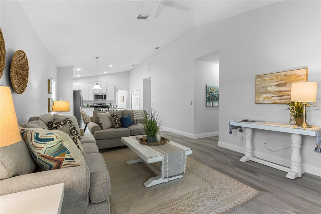 535 Valencia Circle Sw, Vero Beach, FL 32968 Photo