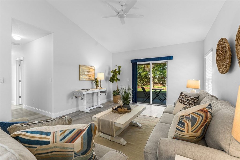 535 Valencia Circle Sw, Vero Beach, FL 32968 Photo