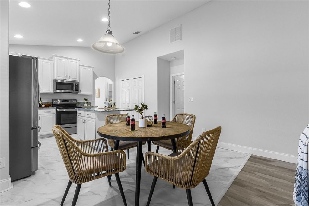 535 Valencia Circle Sw, Vero Beach, FL 32968 Photo