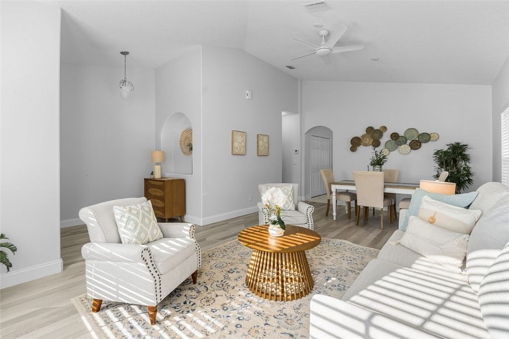 535 Valencia Circle Sw, Vero Beach, FL 32968 Photo