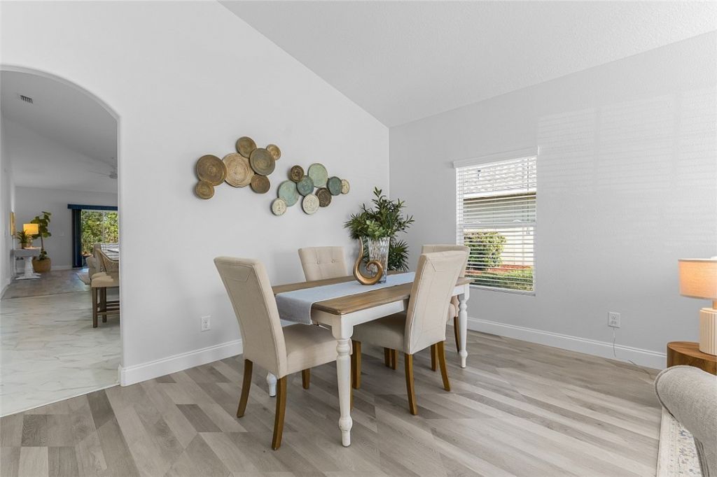 535 Valencia Circle Sw, Vero Beach, FL 32968 Photo