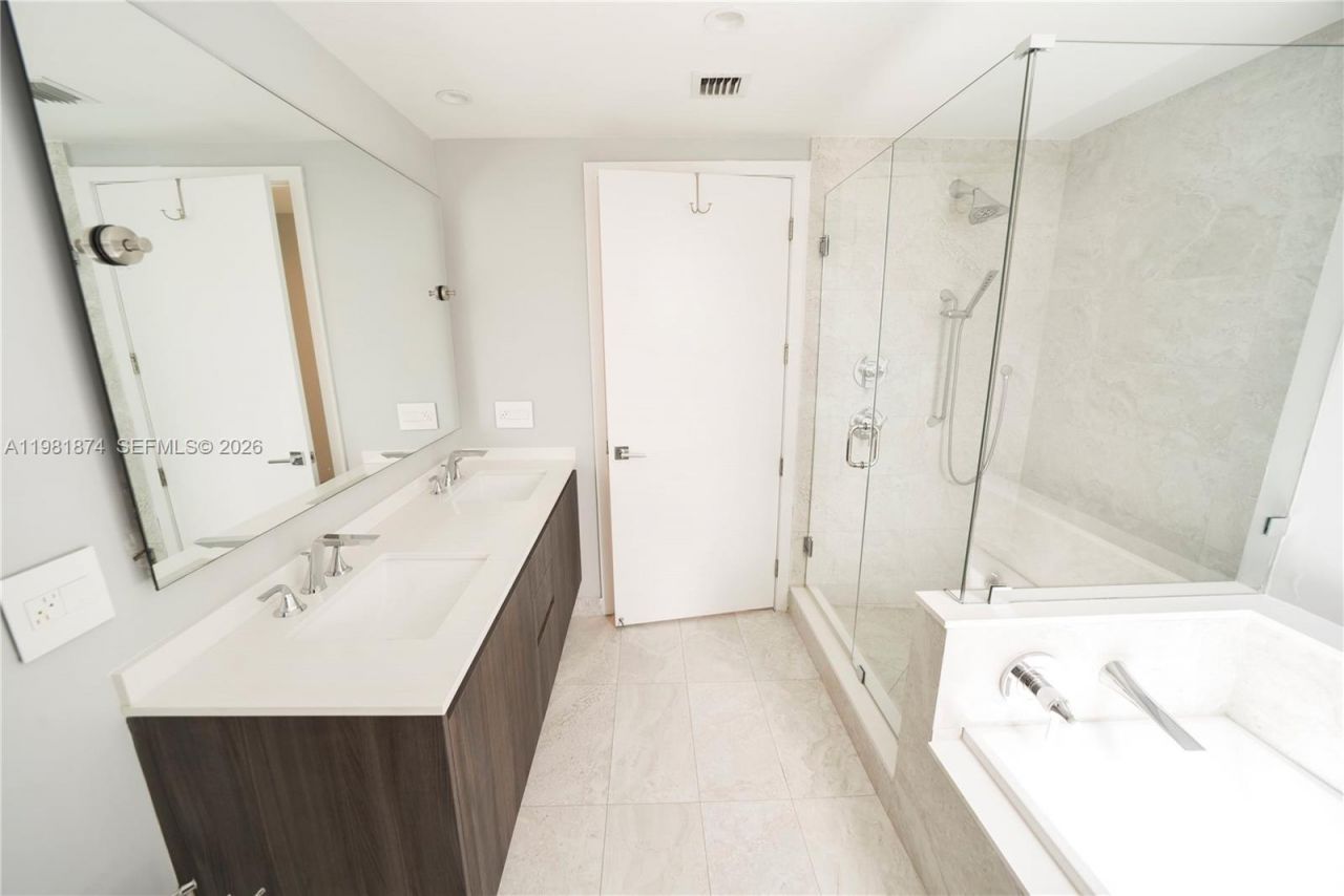 488 NE 18th St , Unit 1000, Miami, FL 33132 Photo