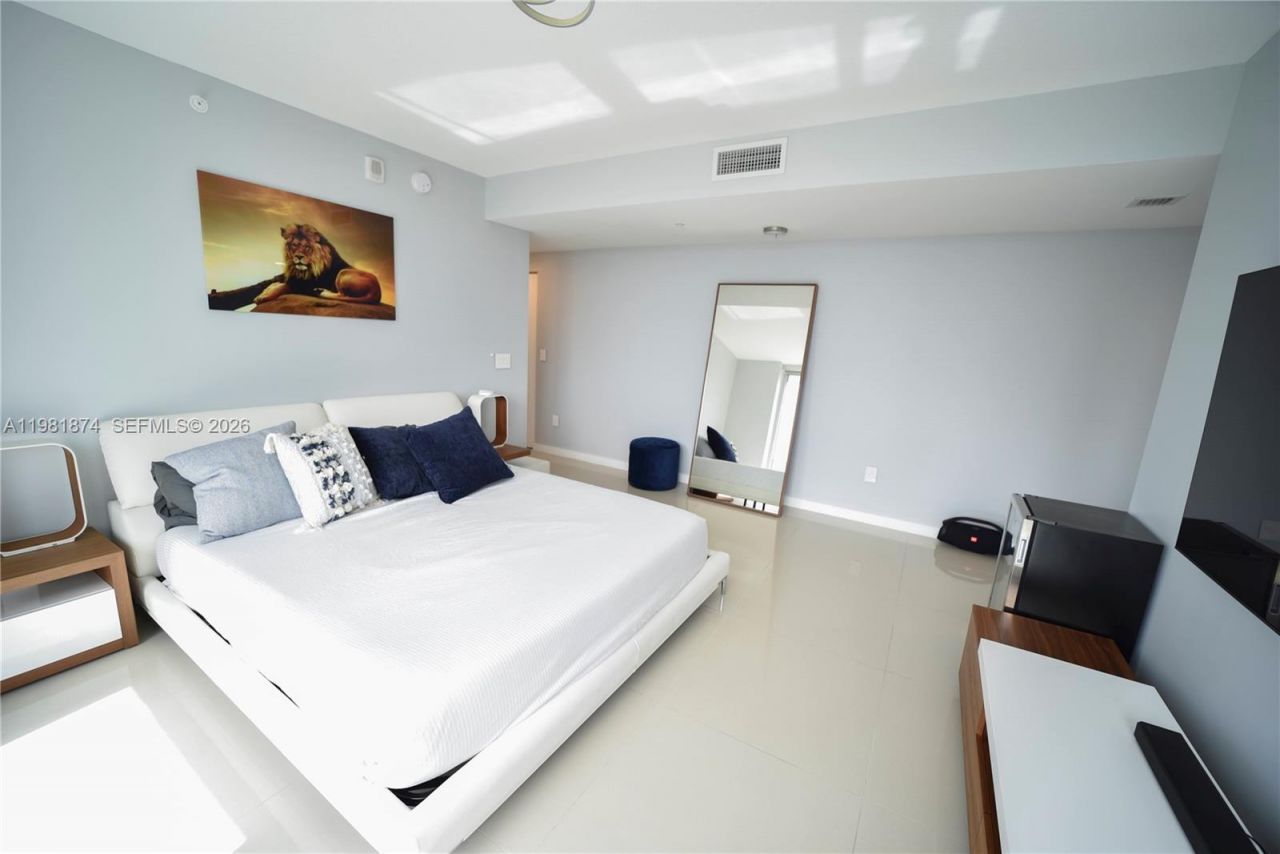 488 NE 18th St , Unit 1000, Miami, FL 33132 Photo