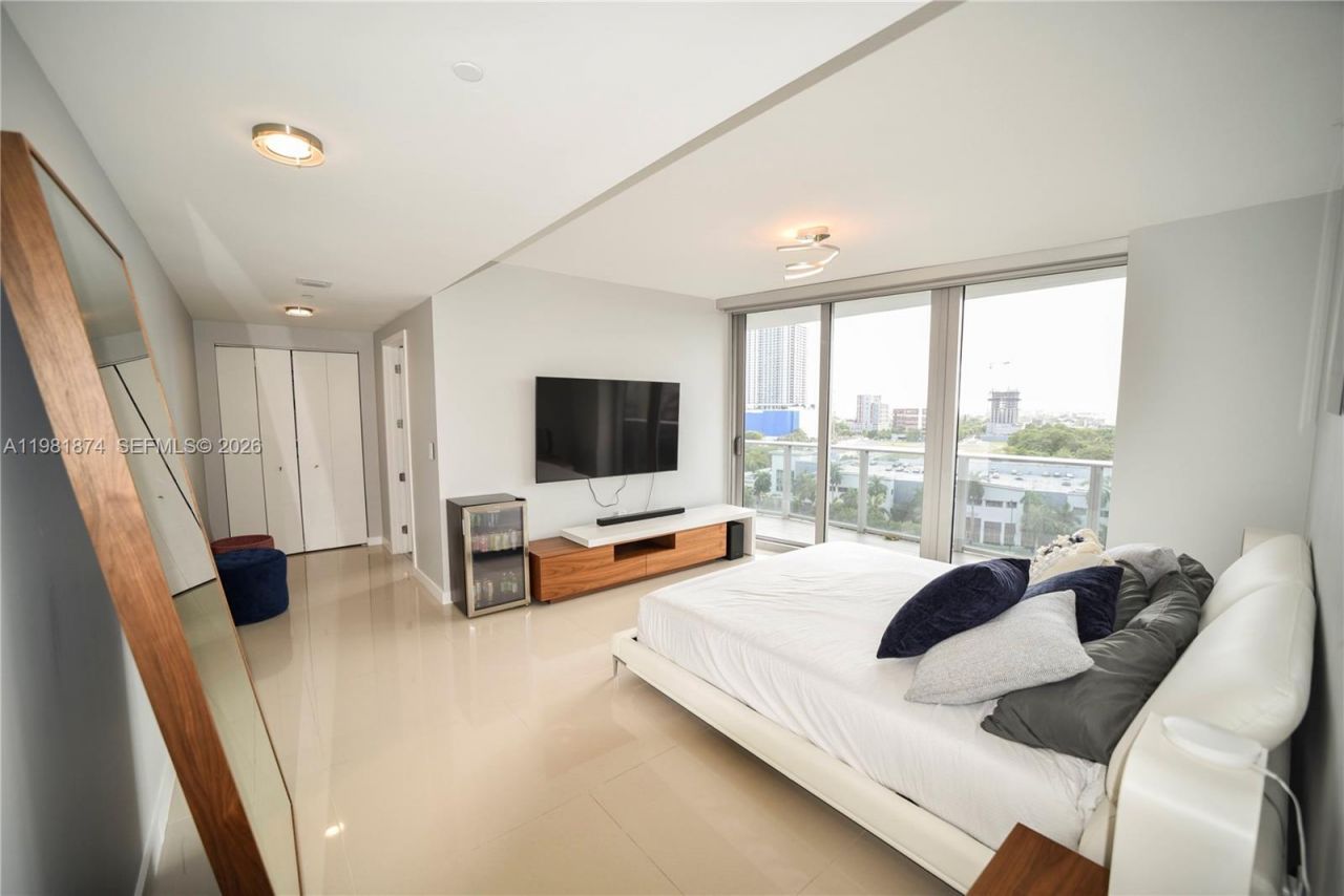 488 NE 18th St , Unit 1000, Miami, FL 33132 Photo