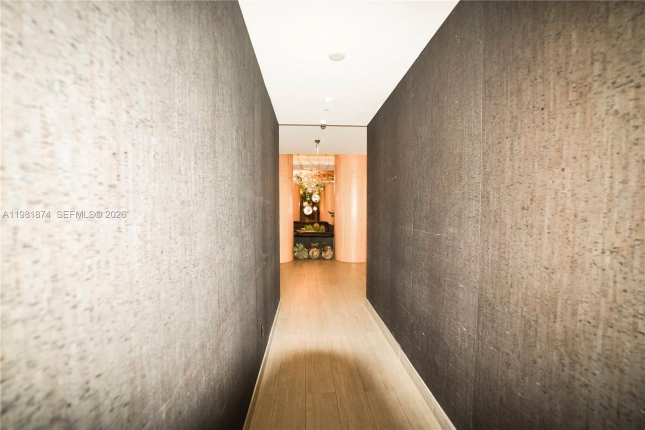 488 NE 18th St , Unit 1000, Miami, FL 33132 Photo