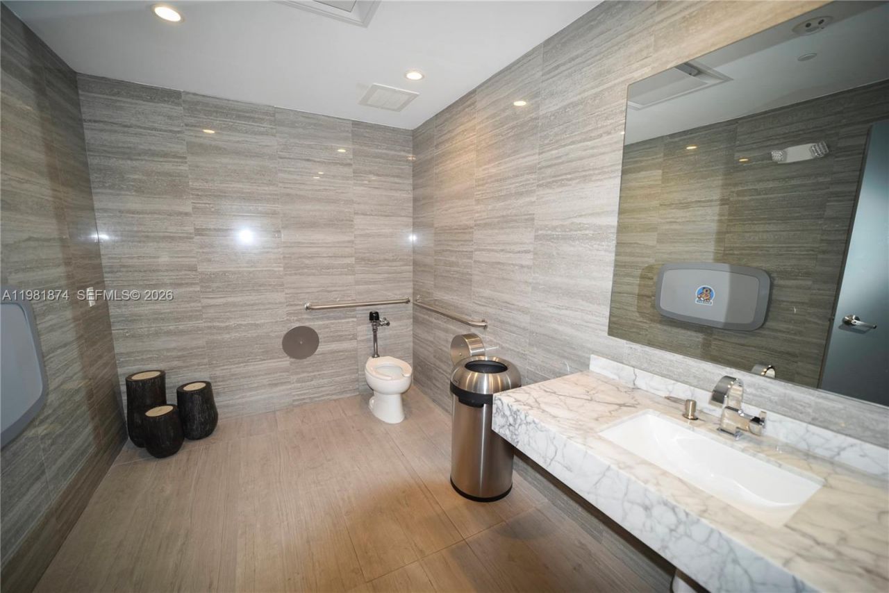 488 NE 18th St , Unit 1000, Miami, FL 33132 Photo