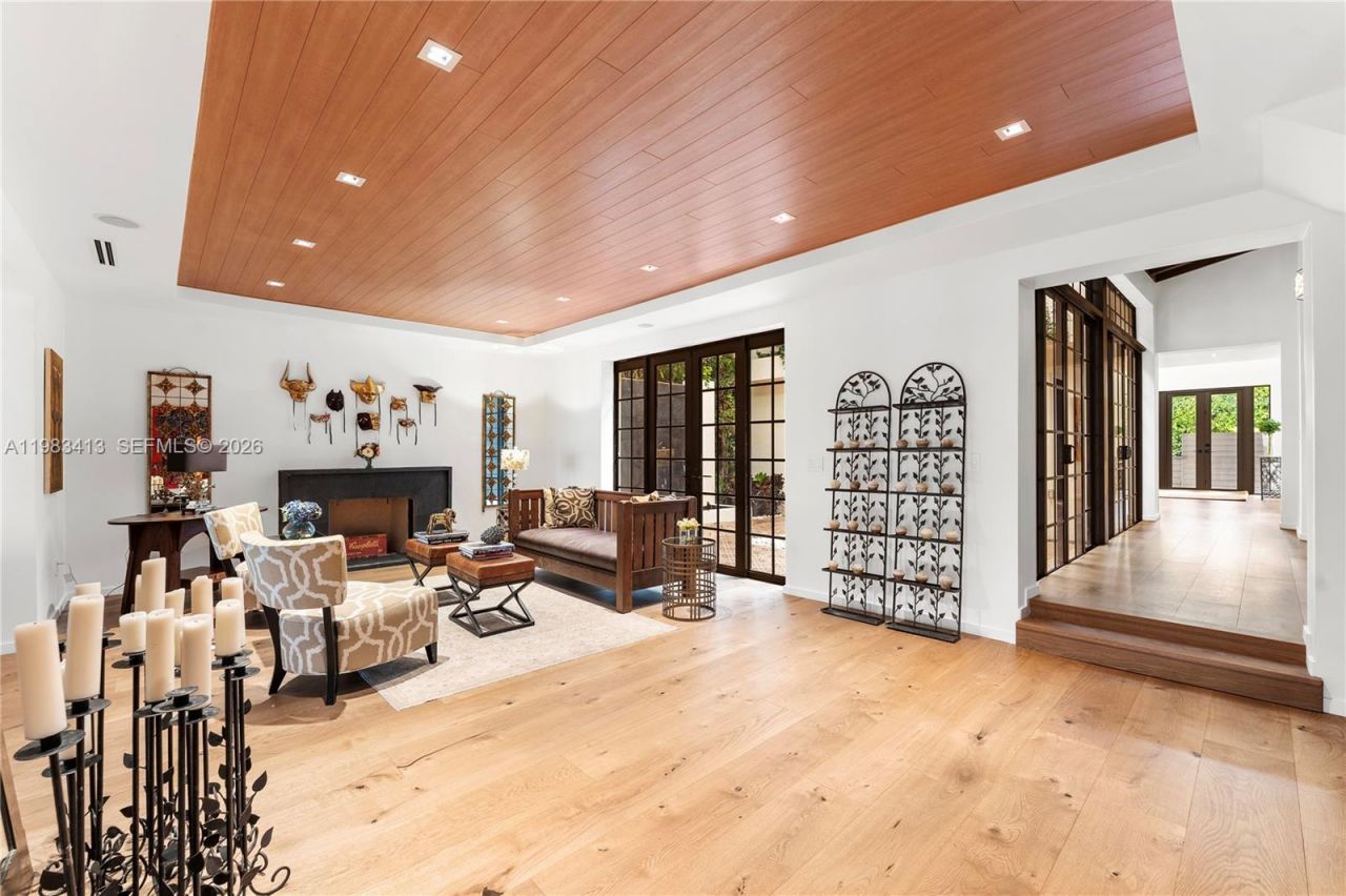 1277 N Venetian Way, Miami, FL 33139 Photo