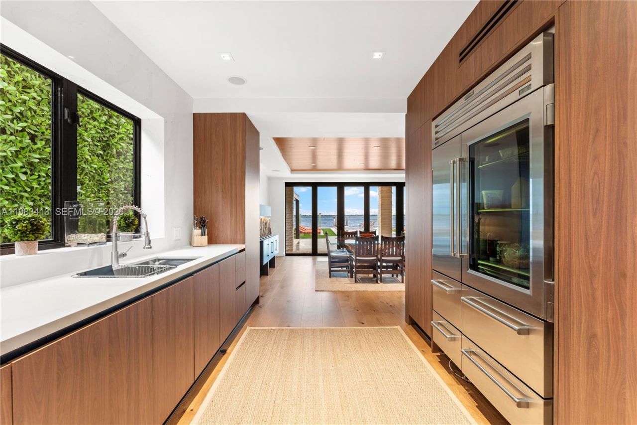 1277 N Venetian Way, Miami, FL 33139 Photo