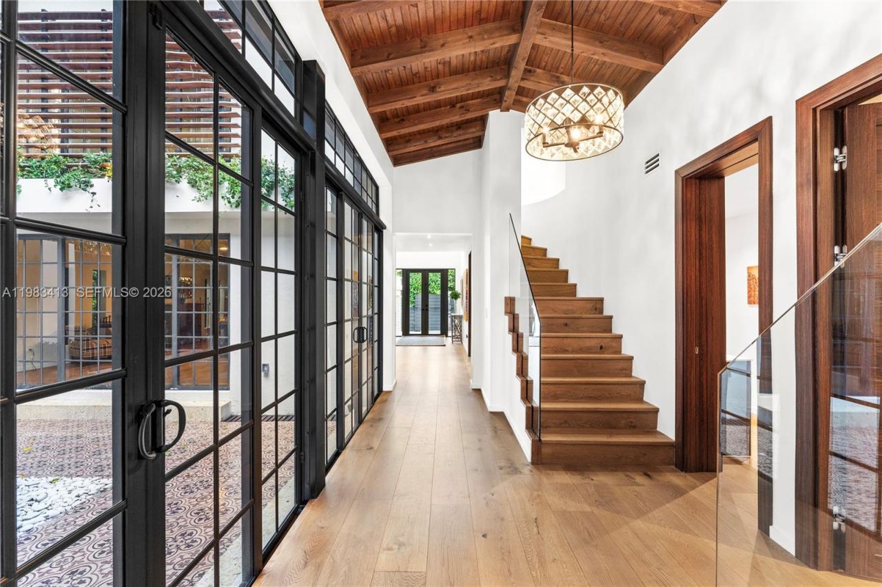 1277 N Venetian Way, Miami, FL 33139 Photo