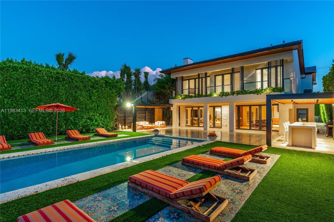 1277 N Venetian Way, Miami, FL 33139 Photo