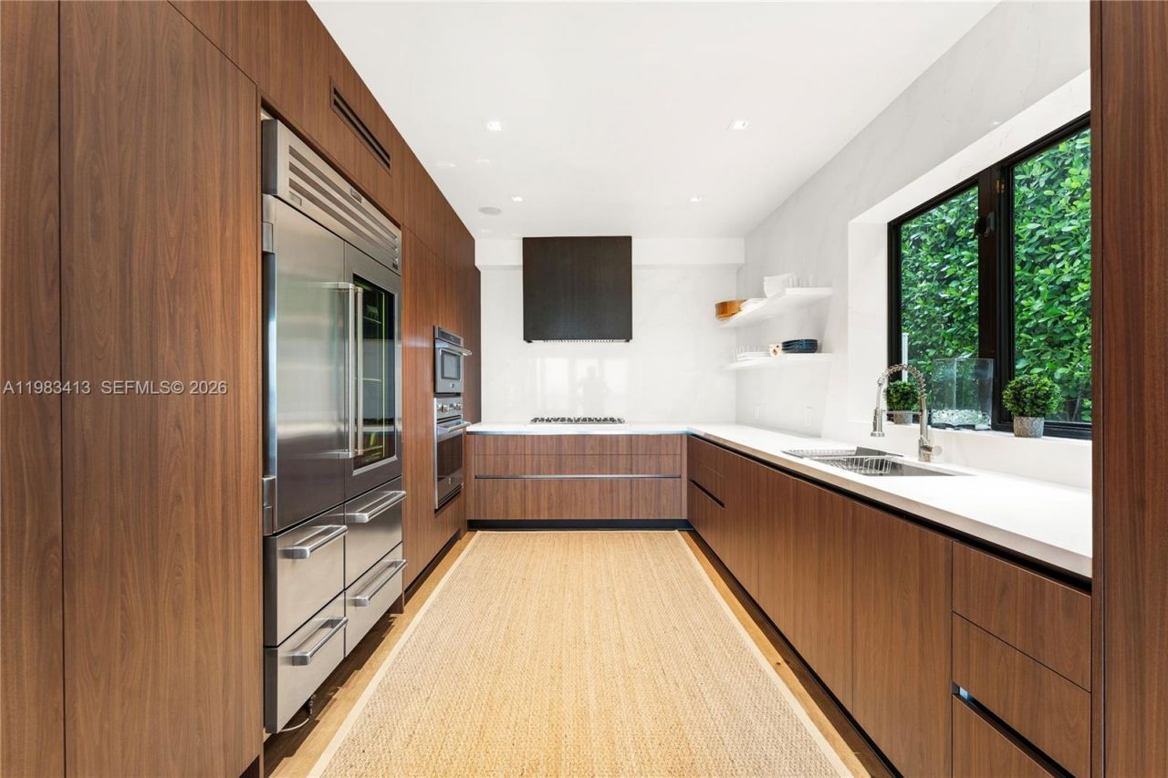 1277 N Venetian Way, Miami, FL 33139 Photo