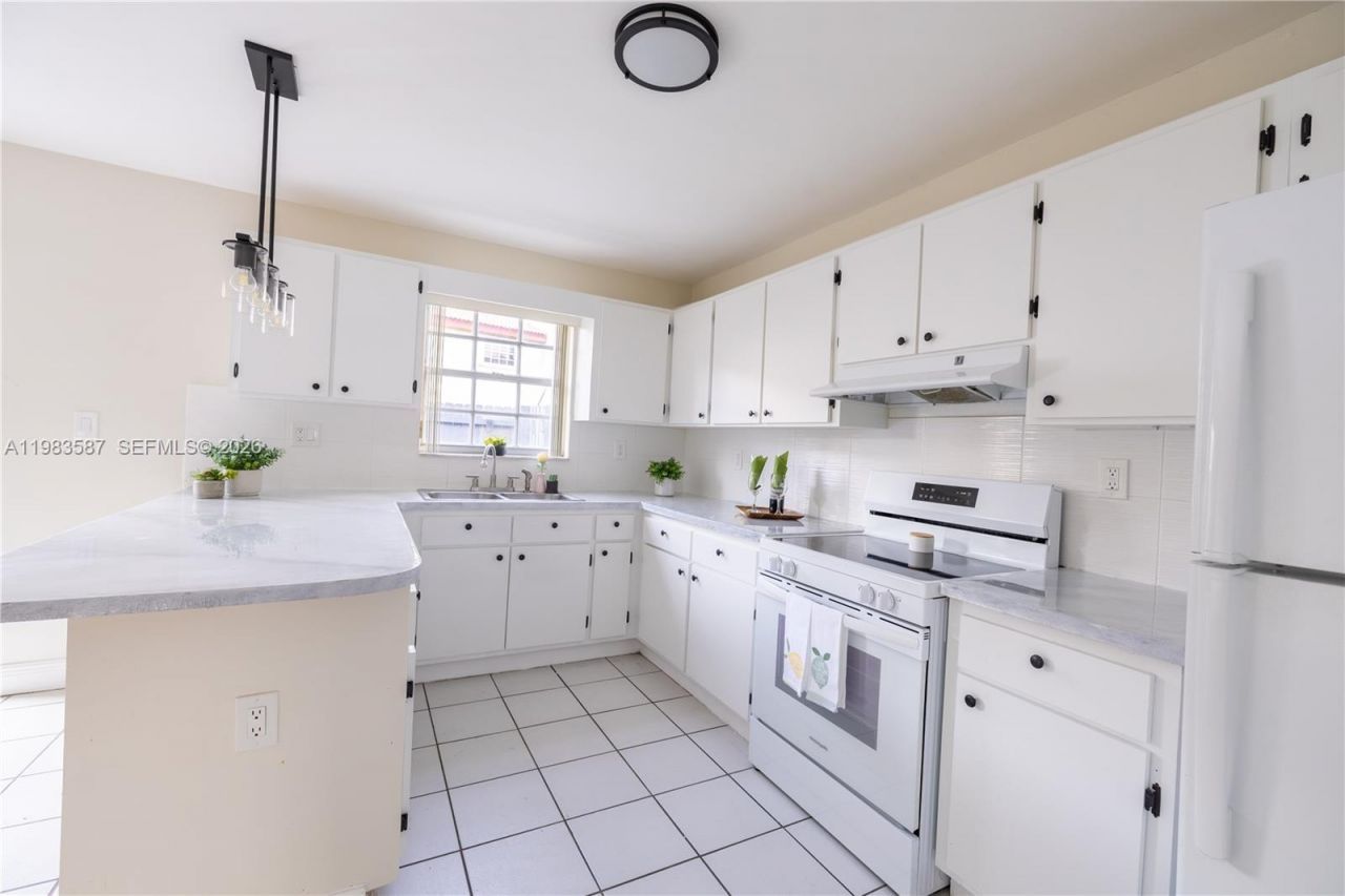 6110 SW 129th Pl, Unit 1705, Miami, FL 33183 Photo