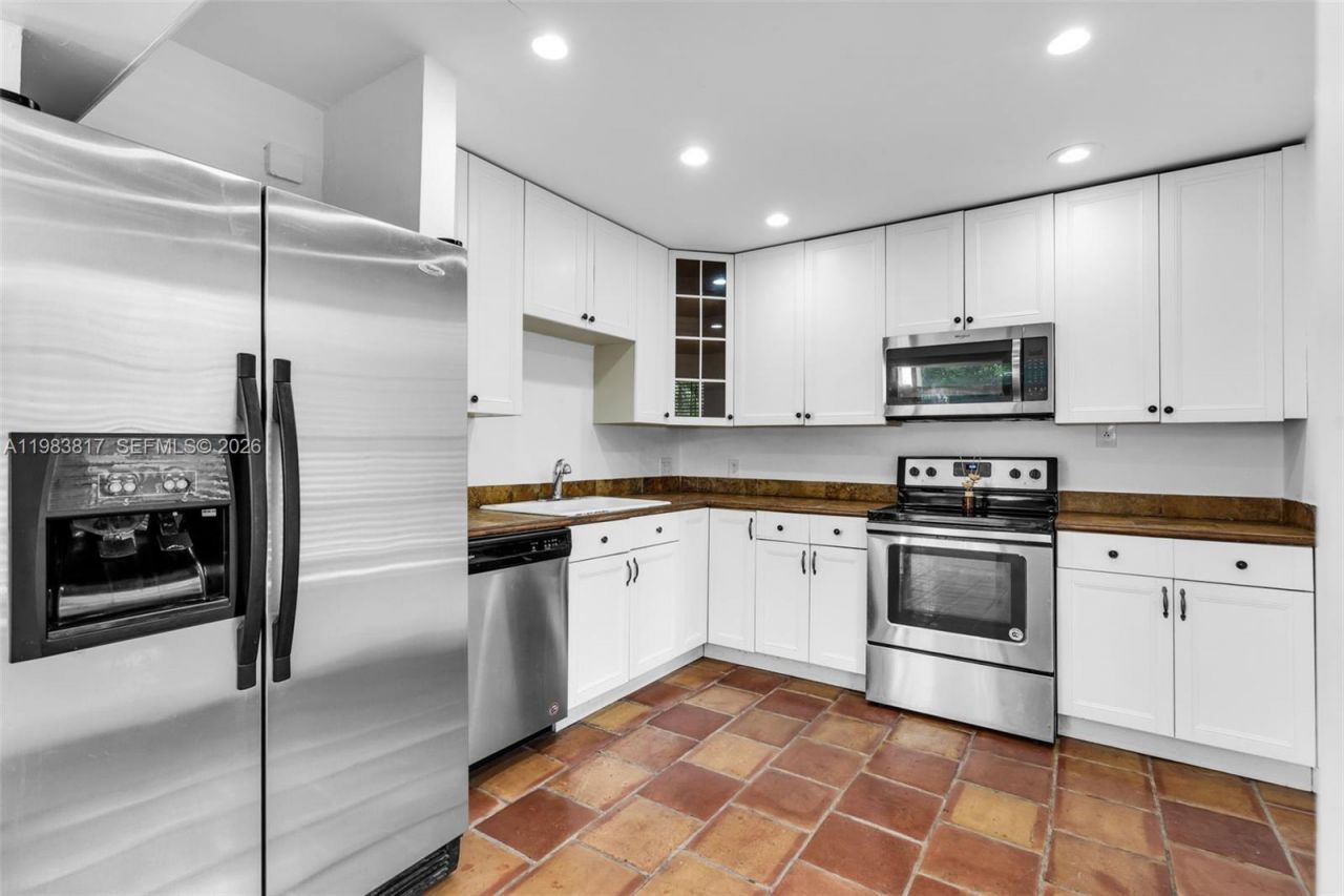 20908 Leeward Ct , Unit 231-3, Aventura, FL 33180 Photo