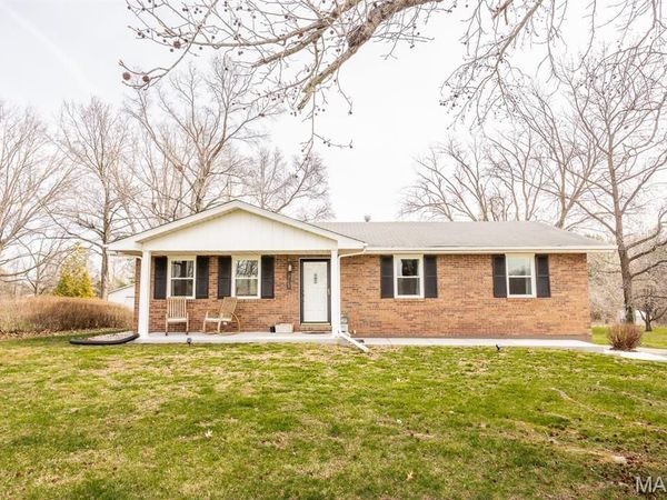 2340 Marine Road, Highland, IL 62249