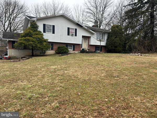 4361 WOLFS CROSSING ROAD , OREFIELD, PA 18069