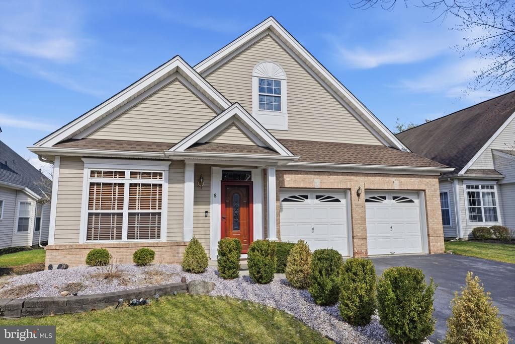 8 Cardinalflower La, West Windsor, NJ 08550 Main Photo