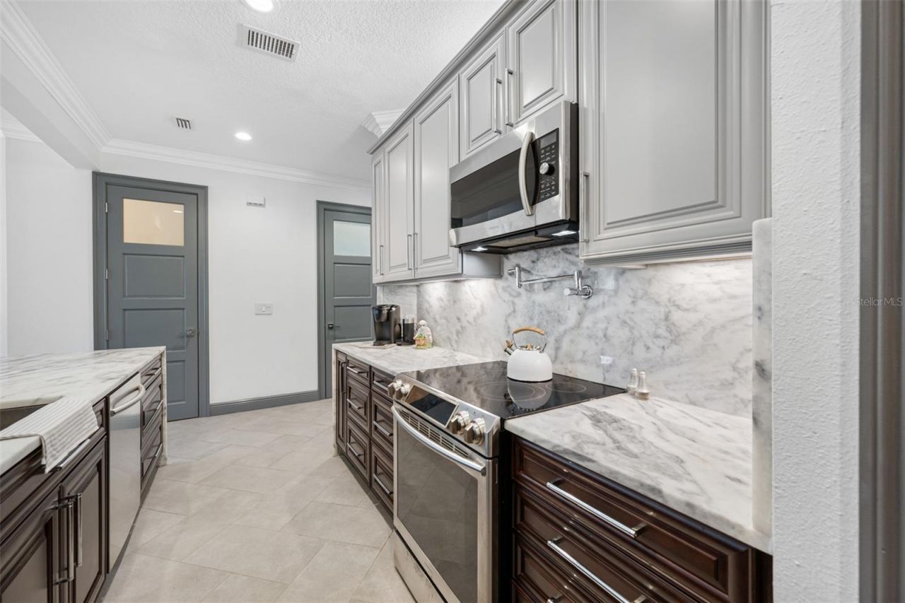 237 7th Avenue N, Unit 2, Saint Petersburg, FL 33701 Photo