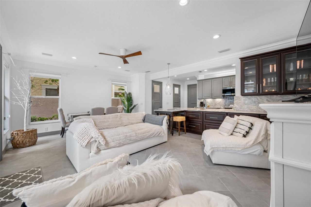 237 7th Avenue N, Unit 2, Saint Petersburg, FL 33701 Photo