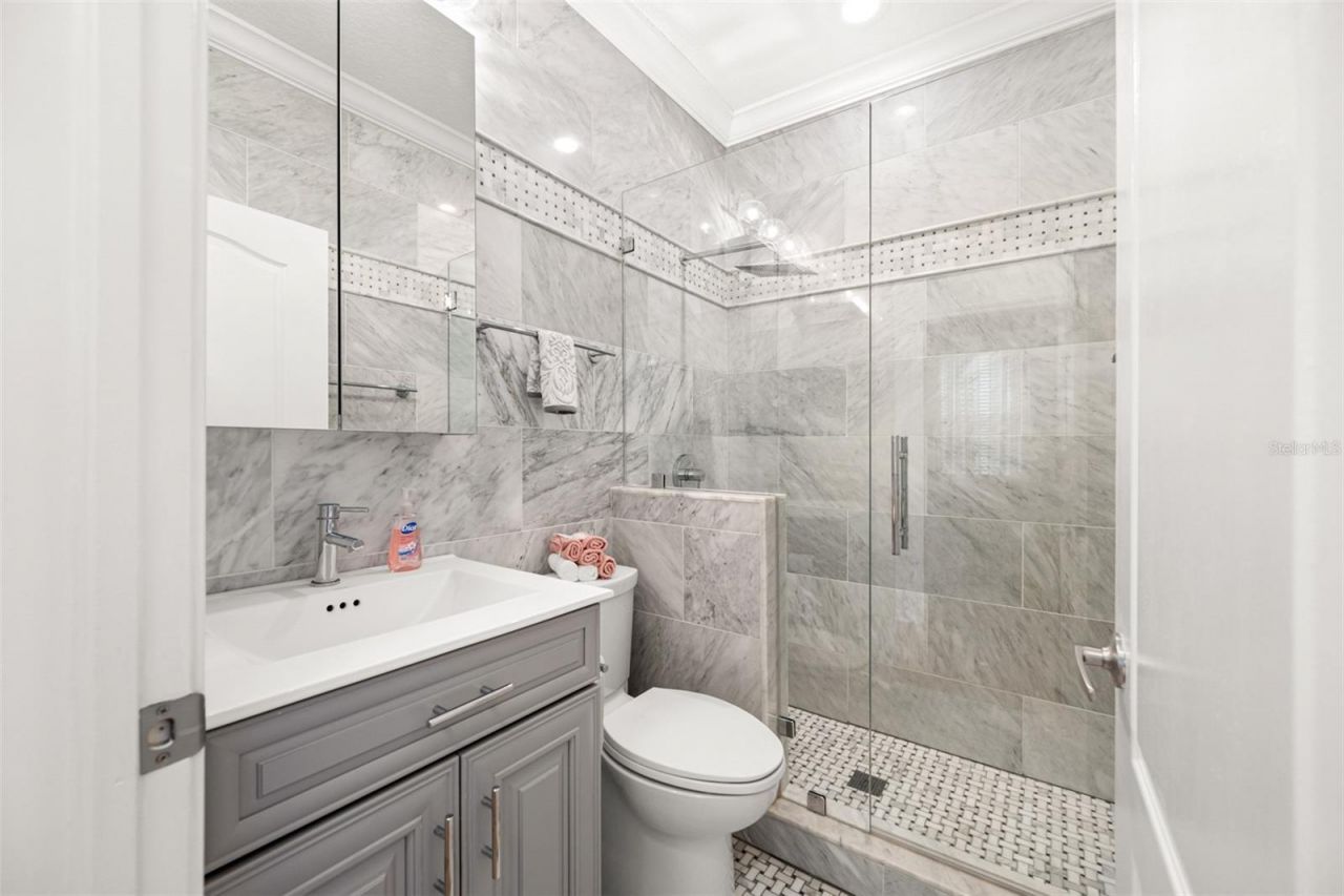 237 7th Avenue N, Unit 2, Saint Petersburg, FL 33701 Photo