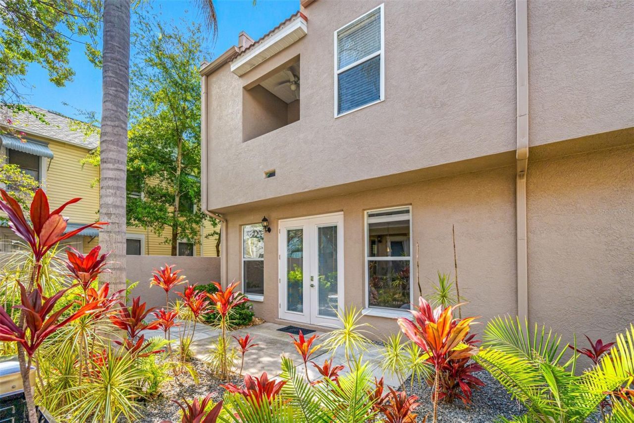 237 7th Avenue N, Unit 2, Saint Petersburg, FL 33701 Photo