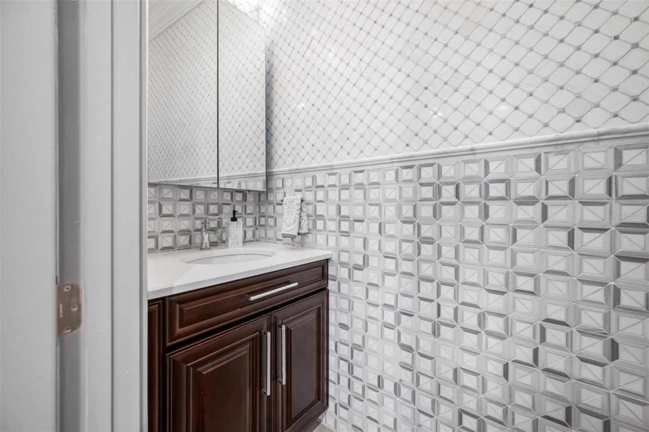 237 7th Avenue N, Unit 2, Saint Petersburg, FL 33701 Photo