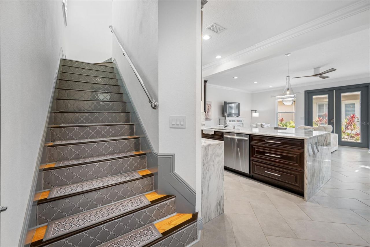 237 7th Avenue N, Unit 2, Saint Petersburg, FL 33701 Photo