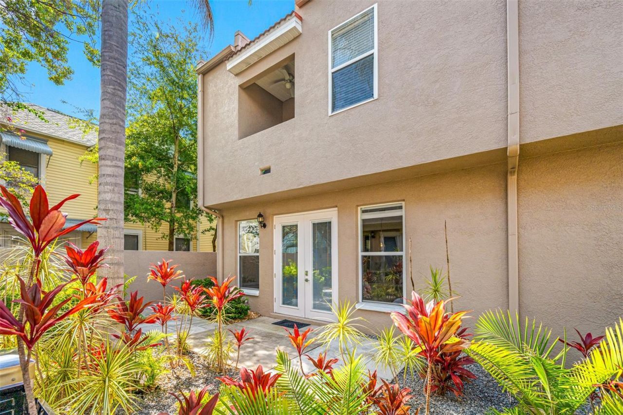 237 7th Avenue N, Unit 2, Saint Petersburg, FL 33701 Photo