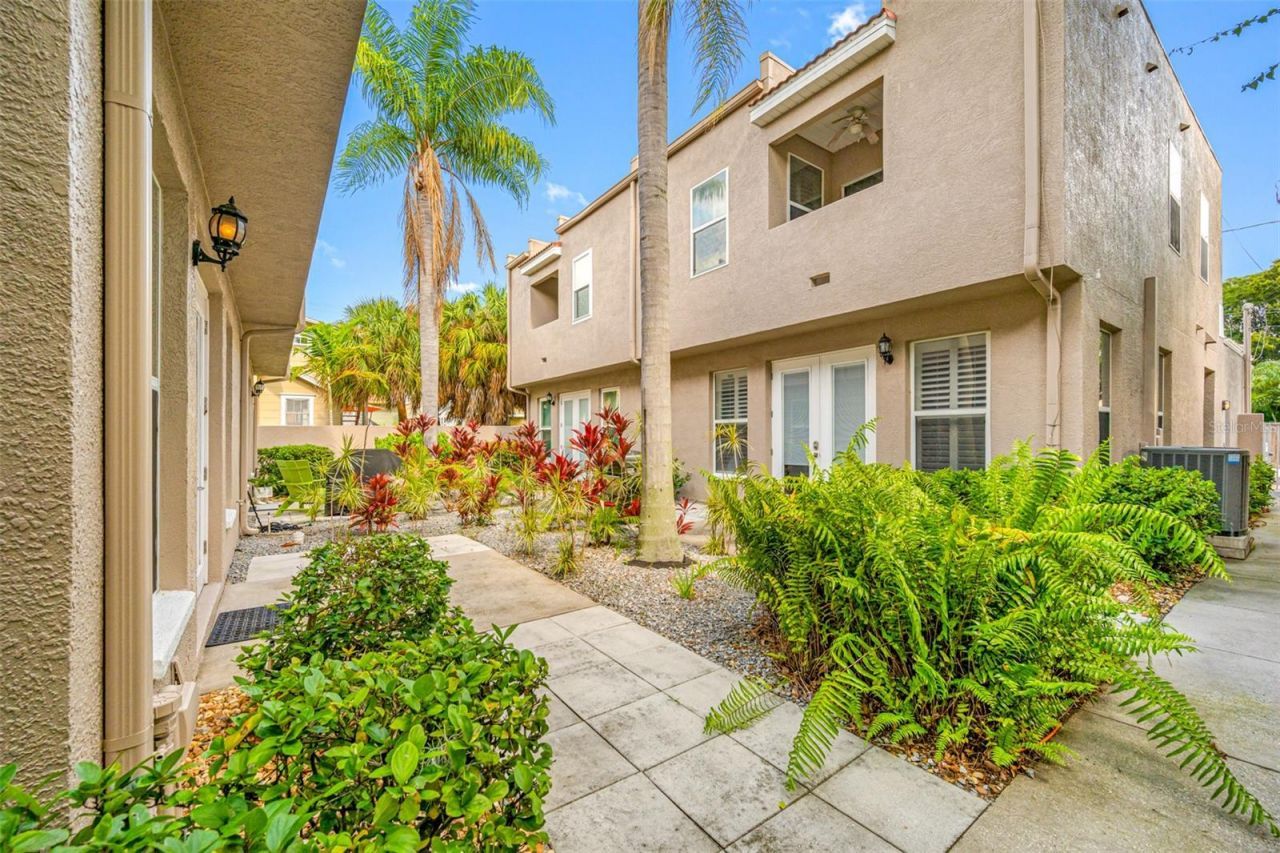 237 7th Avenue N, Unit 2, Saint Petersburg, FL 33701 Photo