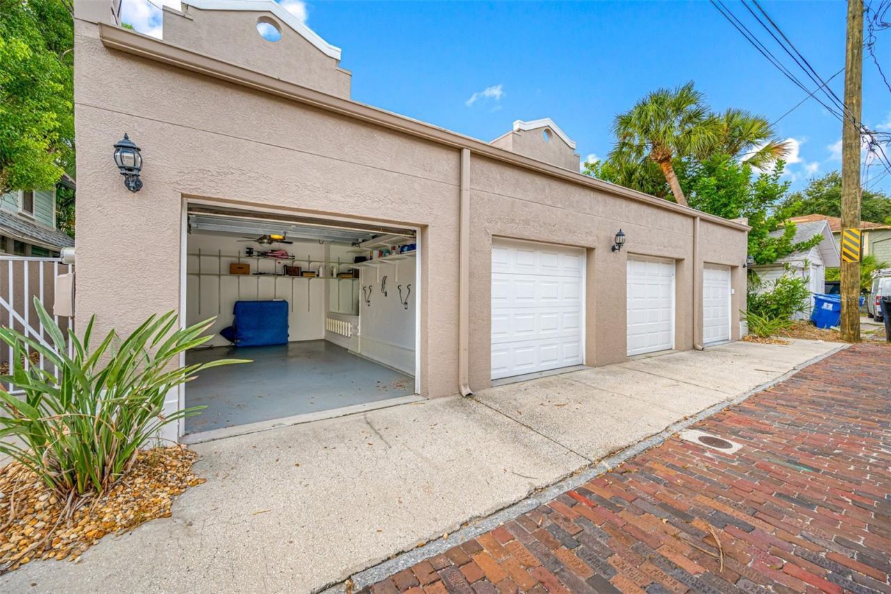 237 7th Avenue N, Unit 2, Saint Petersburg, FL 33701 Photo