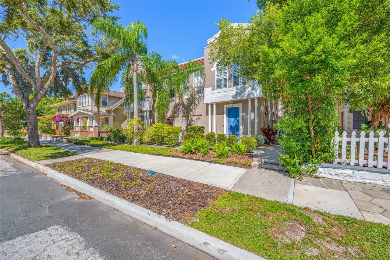 237 7th Avenue N, Unit 2, Saint Petersburg, FL 33701 Photo