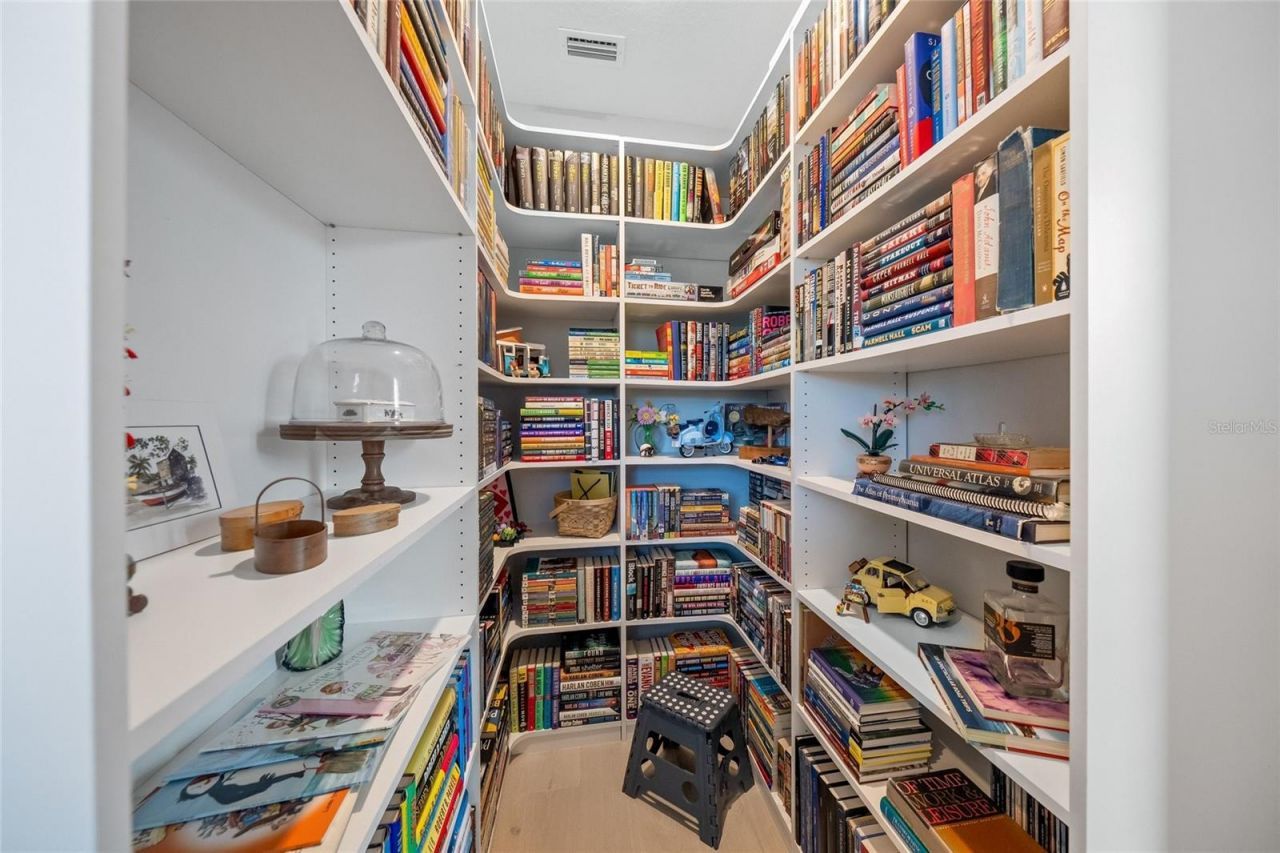 459 Wingfield Drive, Sarasota, FL 34237 Photo