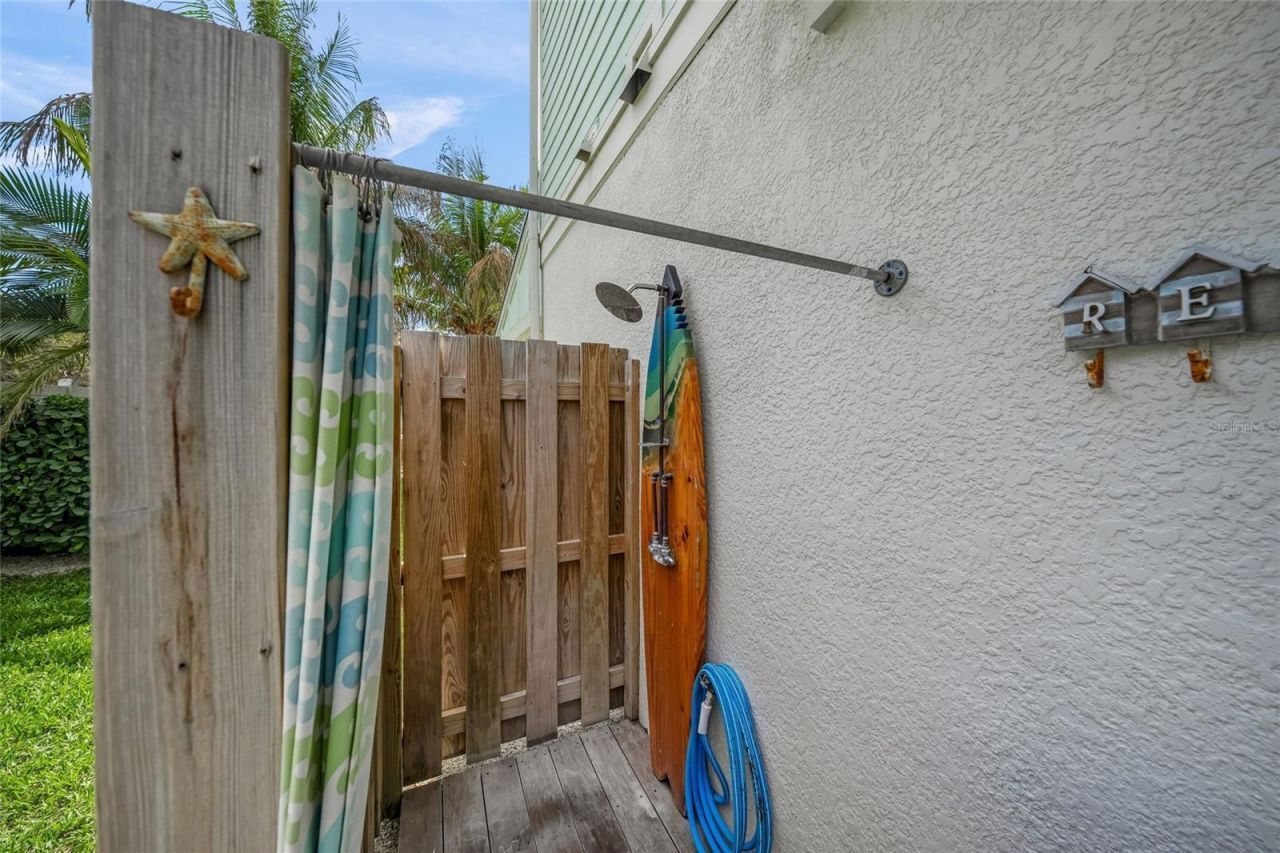 459 Wingfield Drive, Sarasota, FL 34237 Photo