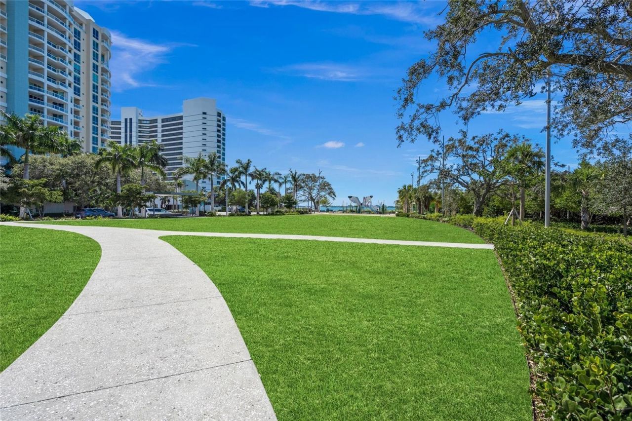 459 Wingfield Drive, Sarasota, FL 34237 Photo