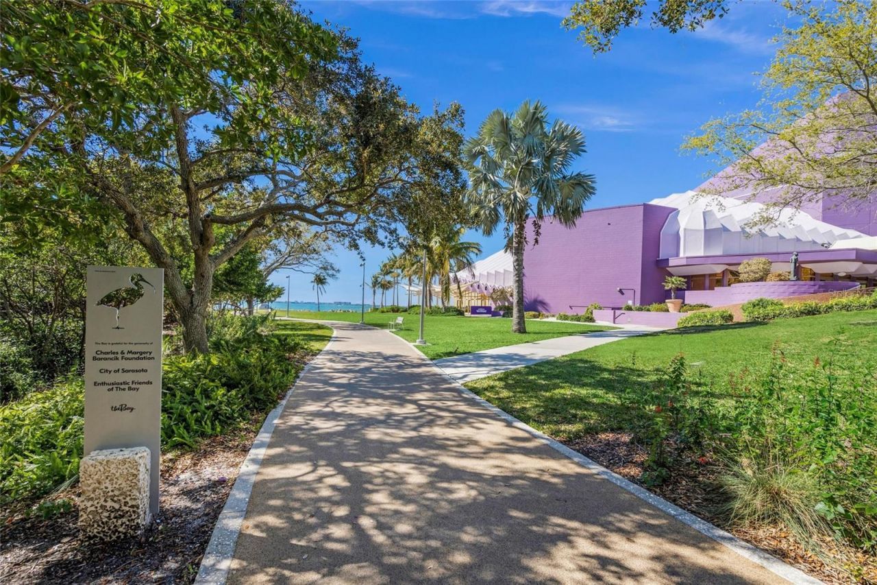 459 Wingfield Drive, Sarasota, FL 34237 Photo