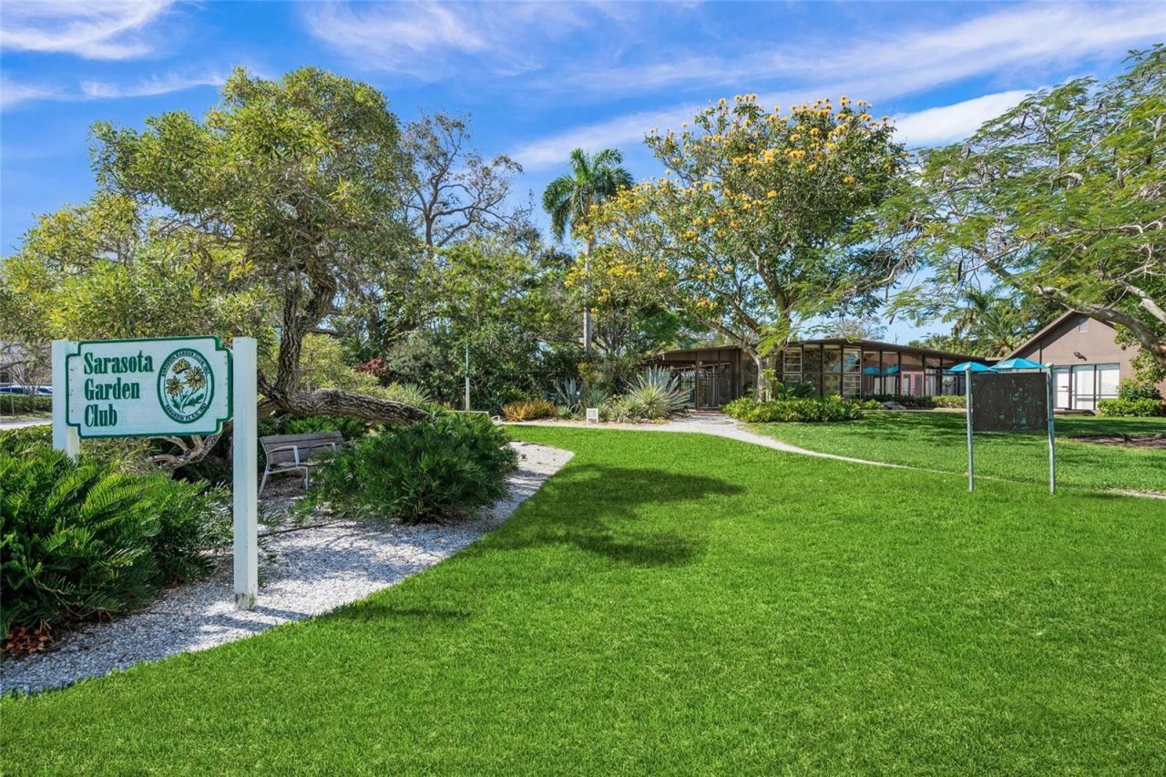 459 Wingfield Drive, Sarasota, FL 34237 Photo