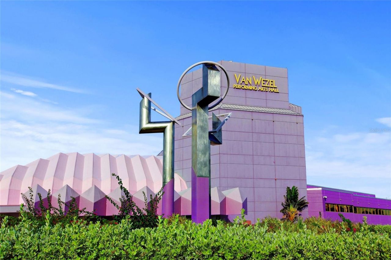 459 Wingfield Drive, Sarasota, FL 34237 Photo