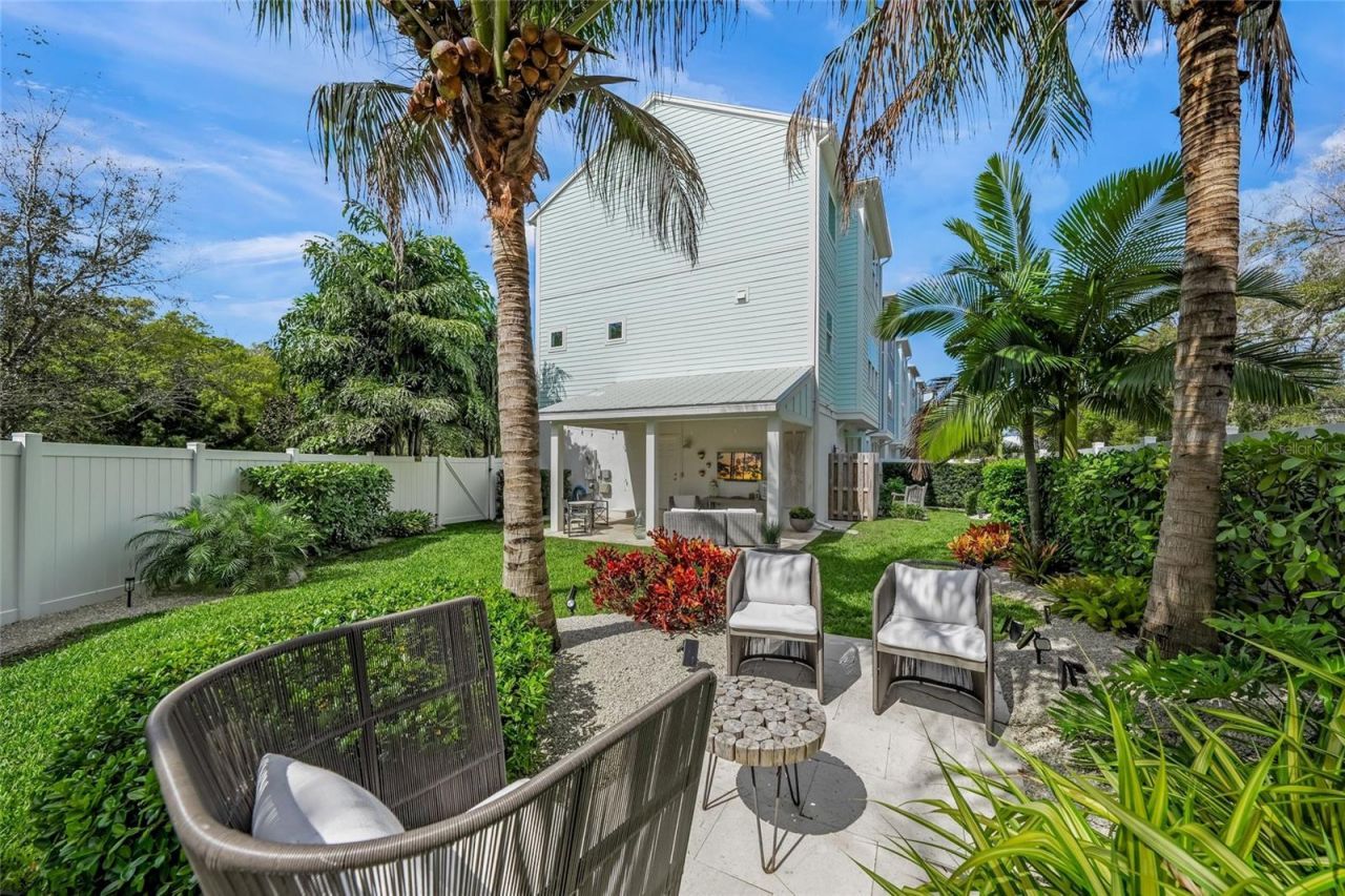 459 Wingfield Drive, Sarasota, FL 34237 Photo