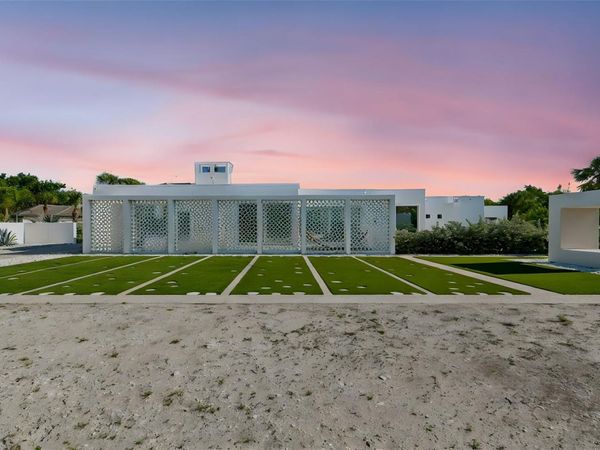 7647 SANDERLING ROAD, SARASOTA, FL 34242