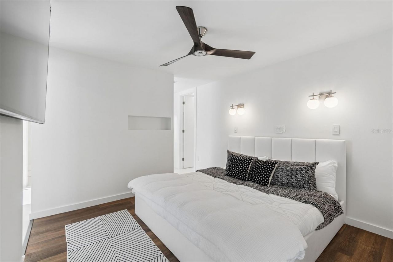 7647 Sanderling Road, Sarasota, FL 34242 Photo