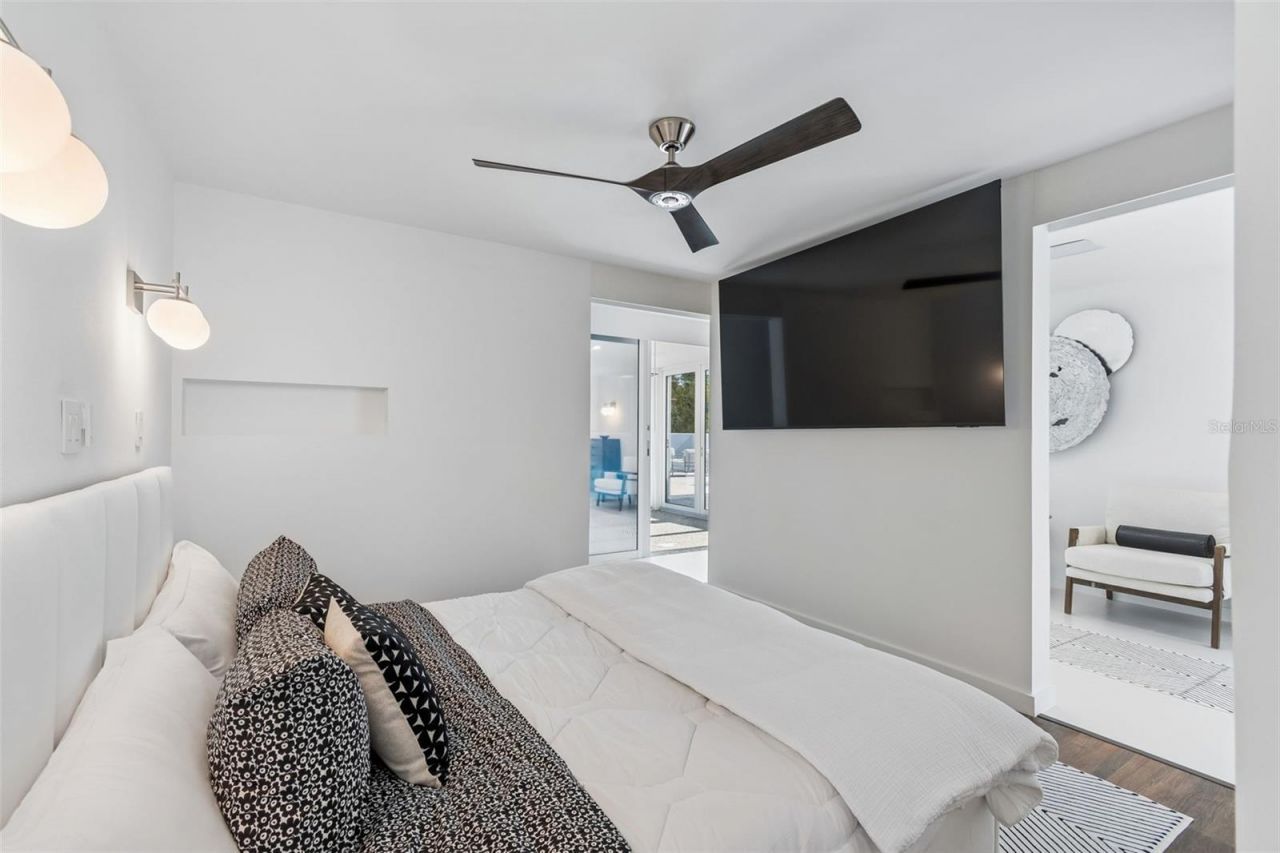 7647 Sanderling Road, Sarasota, FL 34242 Photo