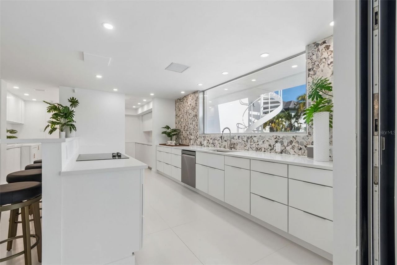 7647 Sanderling Road, Sarasota, FL 34242 Photo