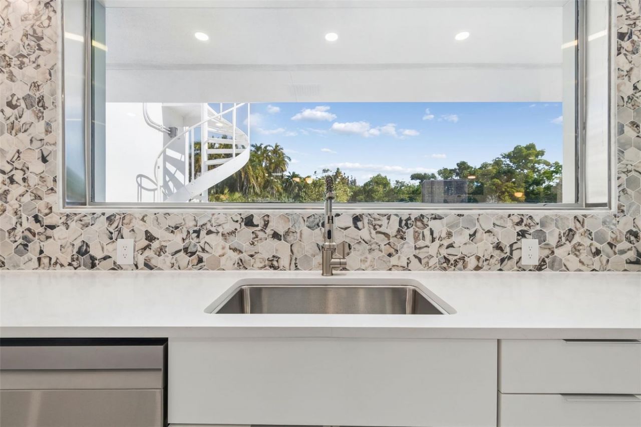 7647 Sanderling Road, Sarasota, FL 34242 Photo