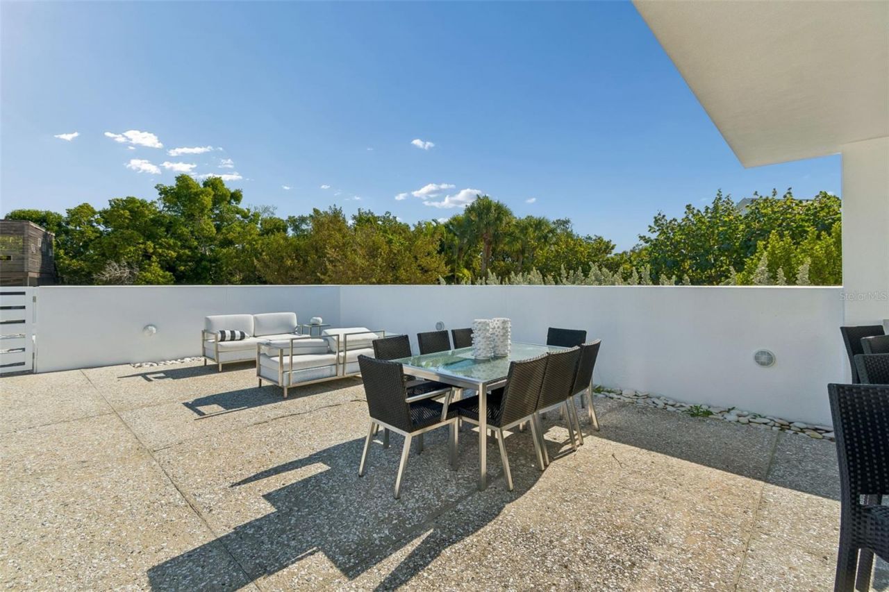 7647 Sanderling Road, Sarasota, FL 34242 Photo