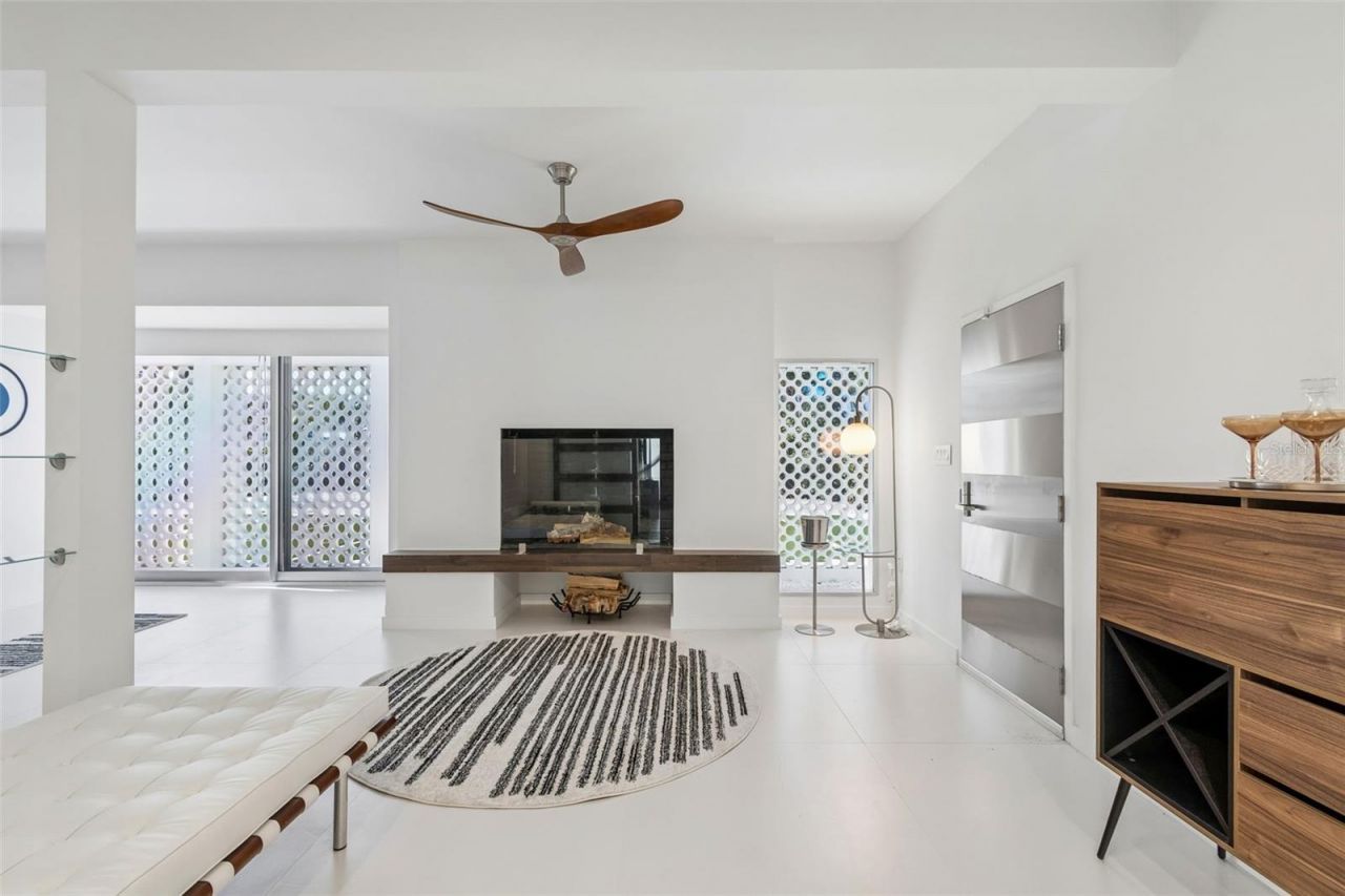 7647 Sanderling Road, Sarasota, FL 34242 Photo