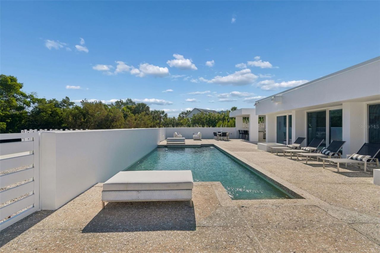 7647 Sanderling Road, Sarasota, FL 34242 Photo