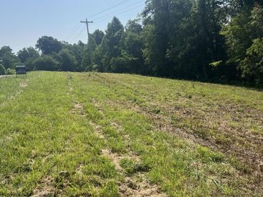 9999 HWY 2004 , McKee, KY 40447